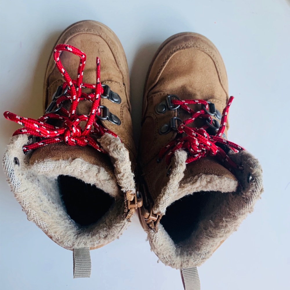 GAP boy winter boots size US9